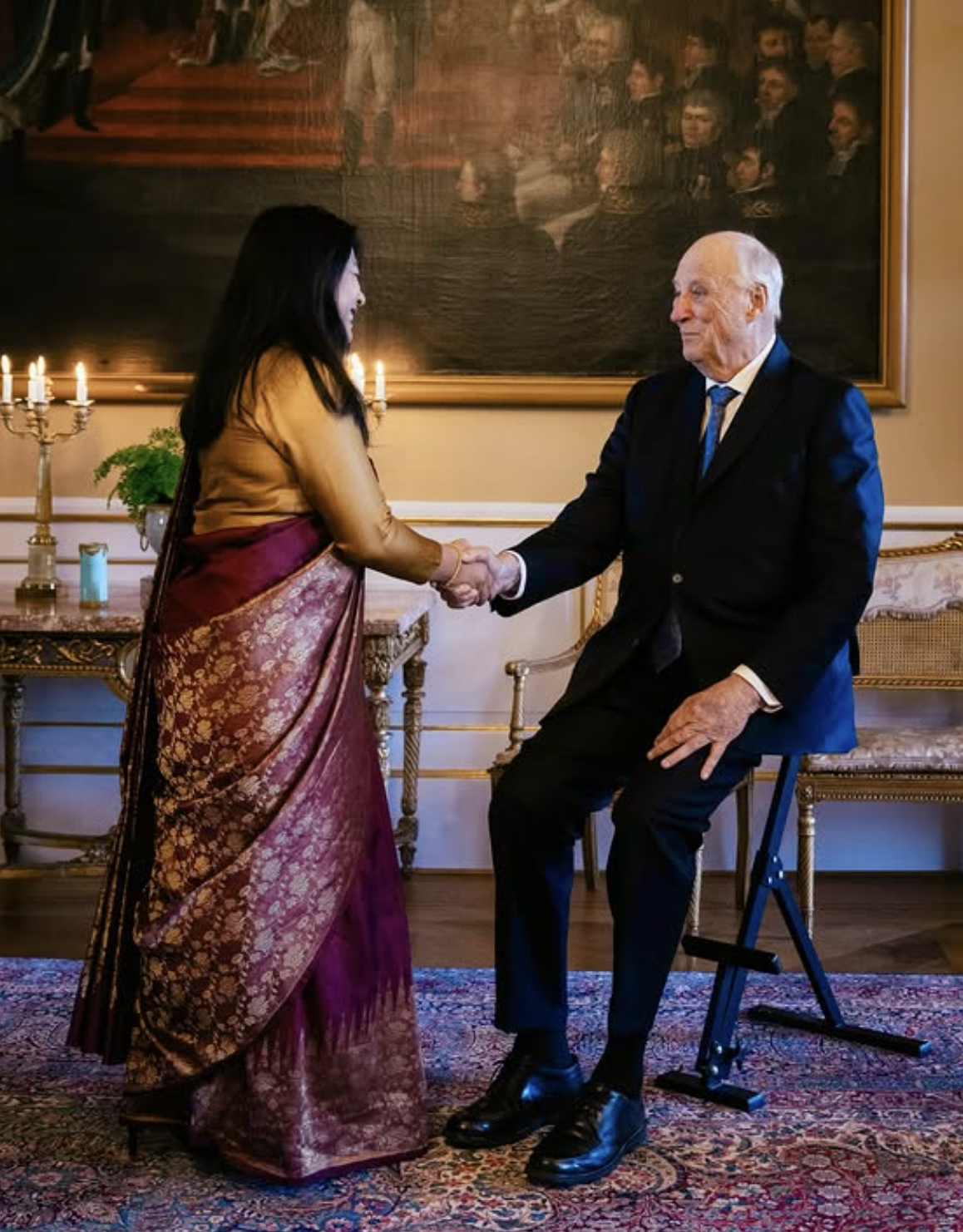 Kong Harald og dronning Sonja inviterte ambassadører til lunsj på Slottet