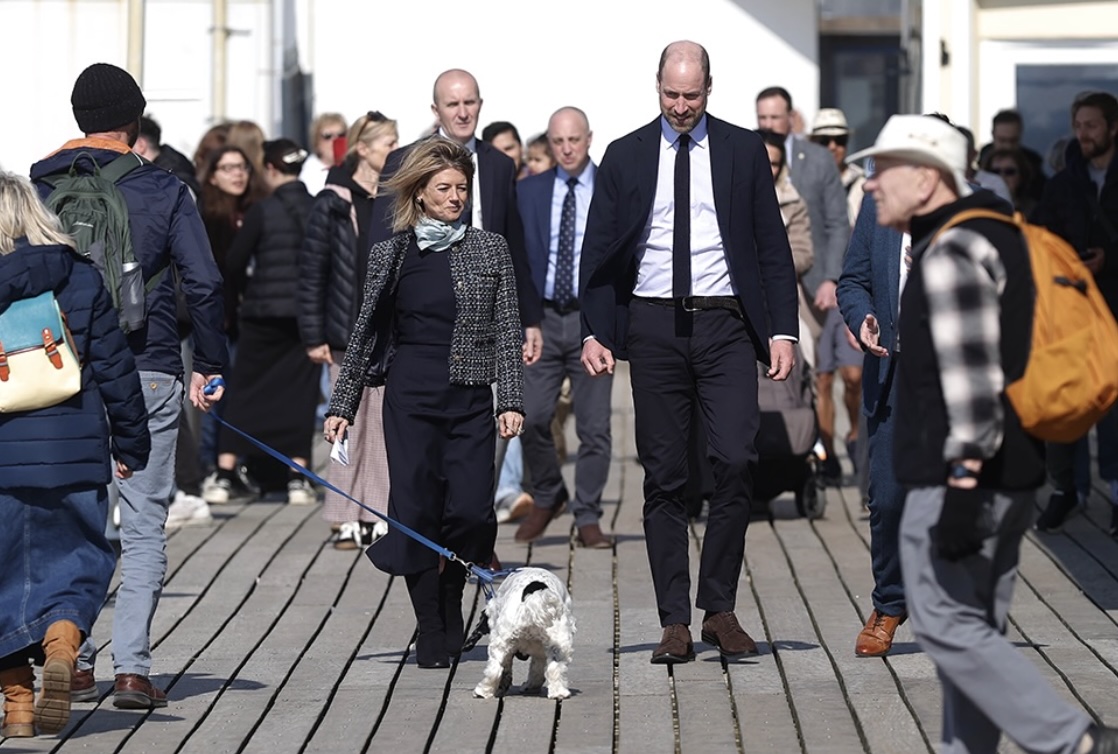 Prins William på brygga i Bournemouth