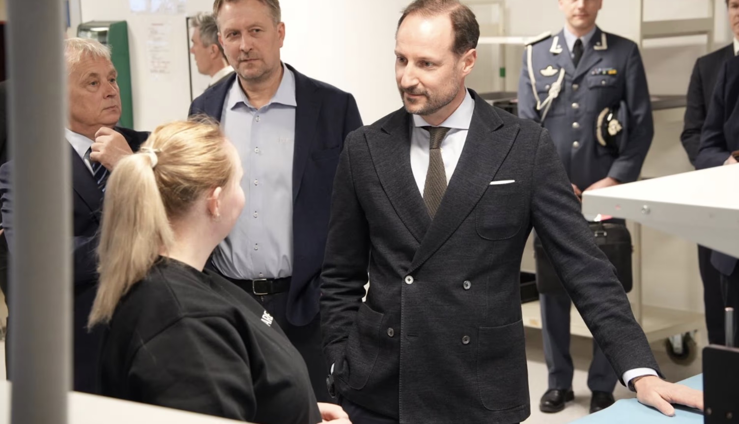 Kronprins Haakon besøkte Elcare på Kongsvinger