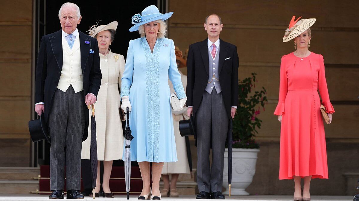 Kong Charles og dronning Camilla holdt årets første hageselskap