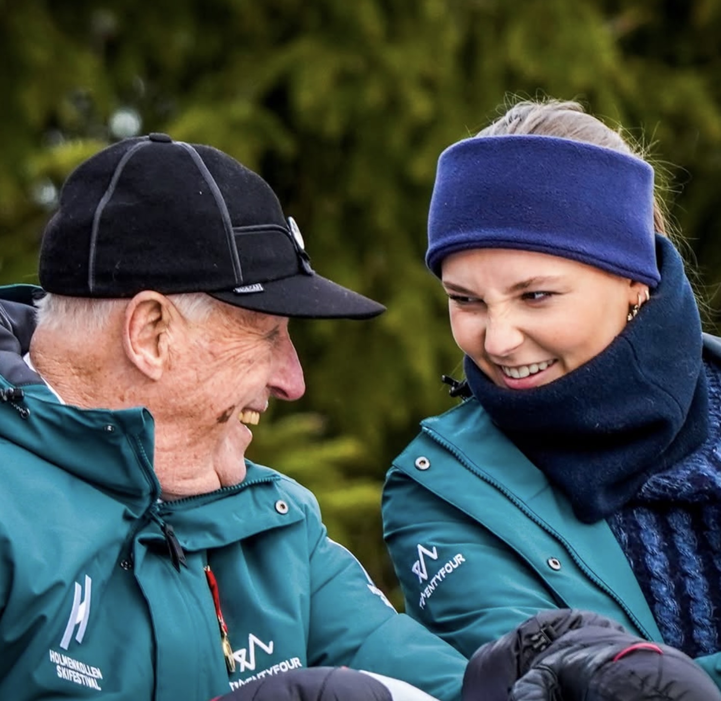 Kong Harald og prinsesse Ingrid Alexandra i Holmenkollen