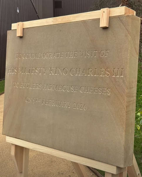Kong Charles åpner ostecampus i Inglewhite