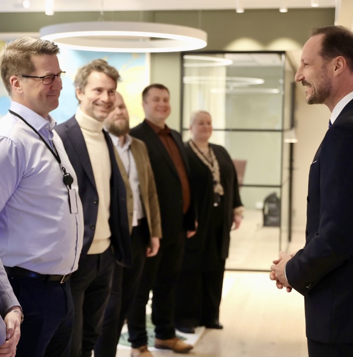 Kronprins Haakon møter forskere ved NUPI