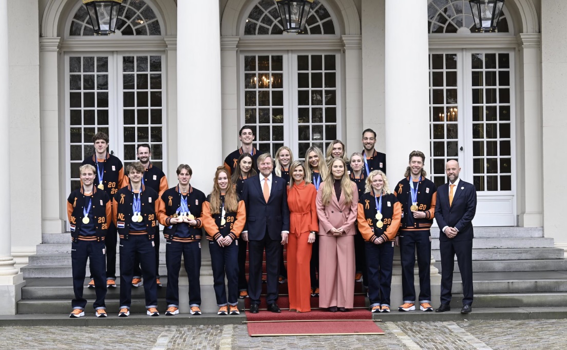 Kongeparet og prinsesse Amalia sammen med medaljevinnerne