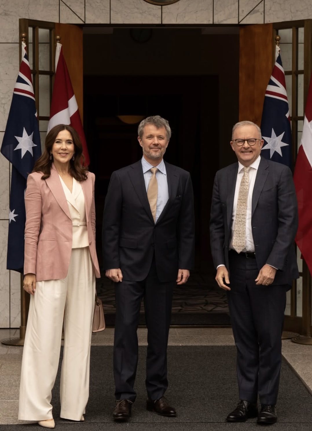 Kongeparet med statsminister Anthony Albanese