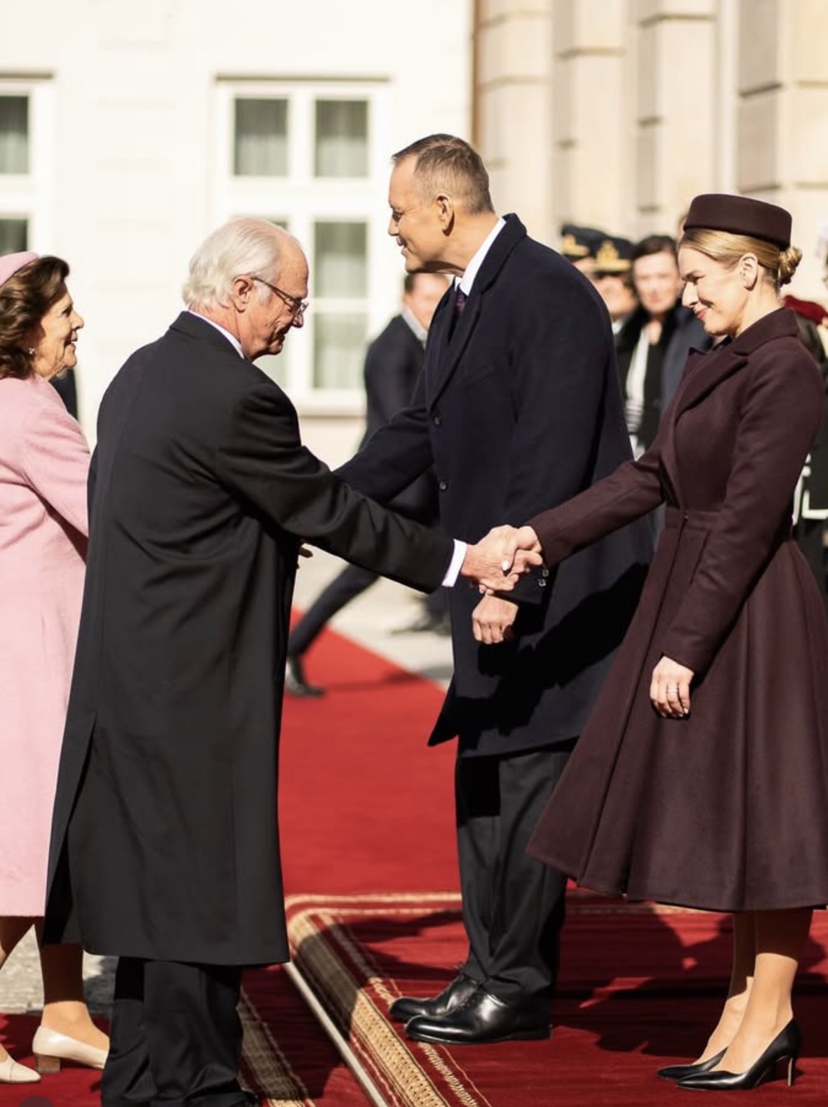 Kongen hilser på president Nawrocki