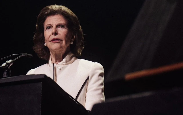 Dronning Silvia holder tale