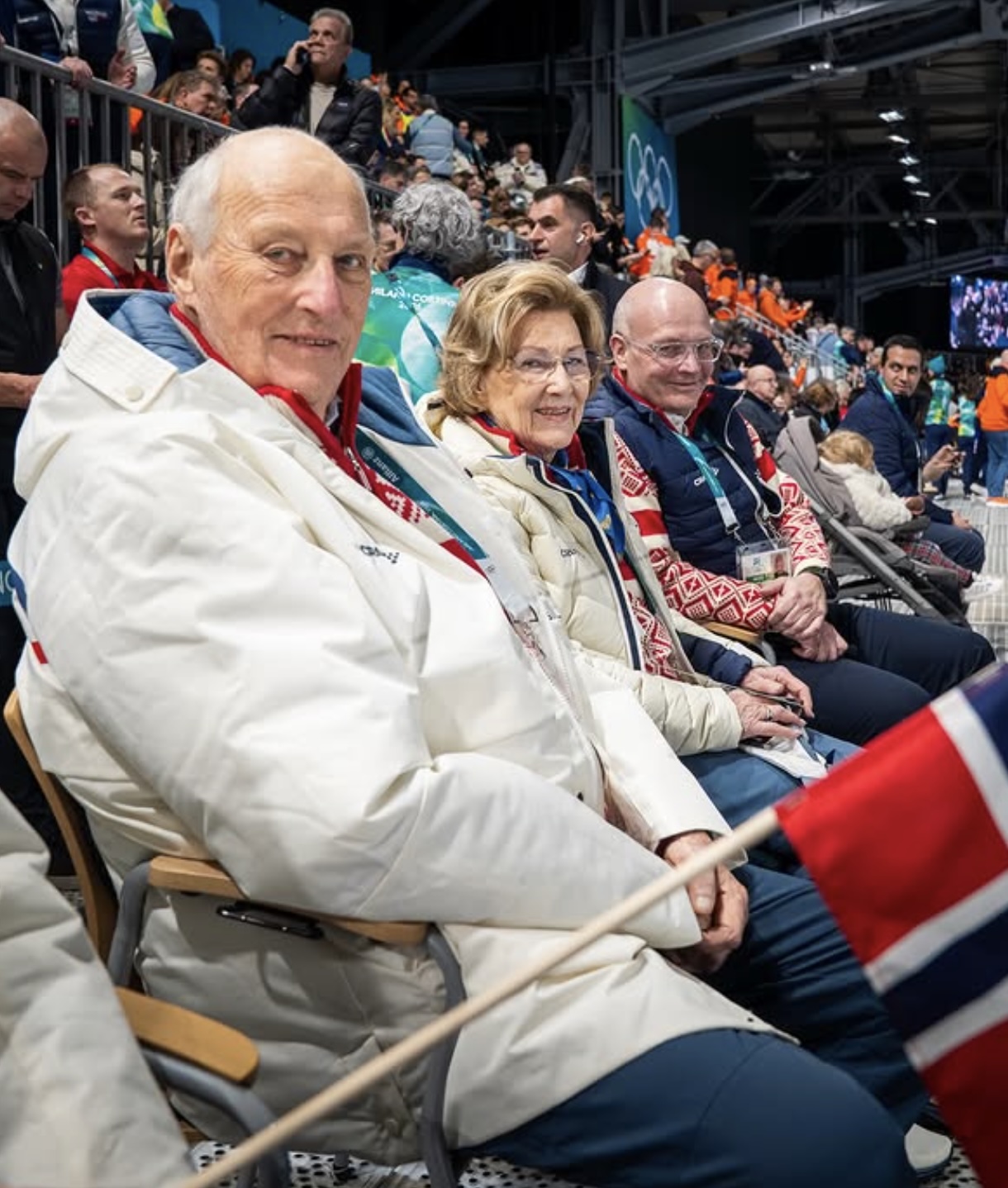 Kongeparet heiet frem Eitrem til OL-gull på skøyter
