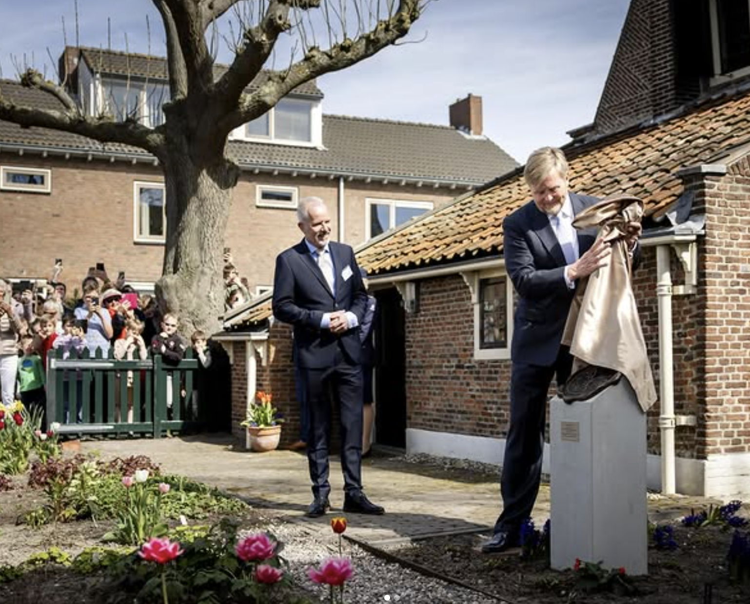 Kong Willem-Alexander åpnet det nyoppussede Spinozahuset