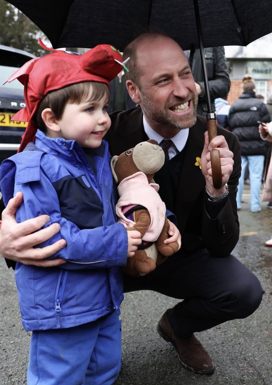 William og Kate møter barn og familier