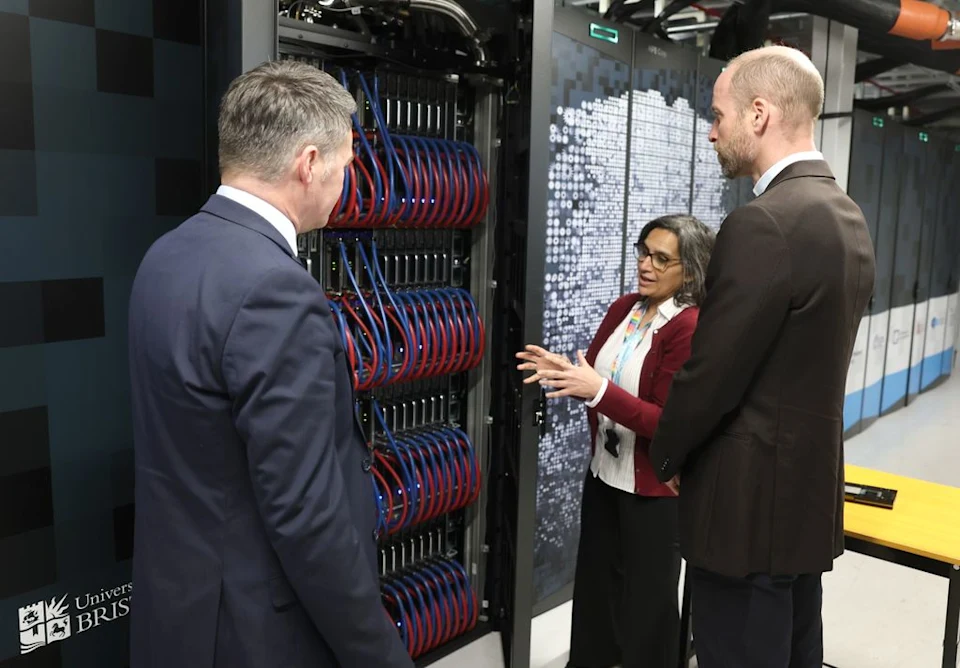 Prins William ved superdatamaskinen