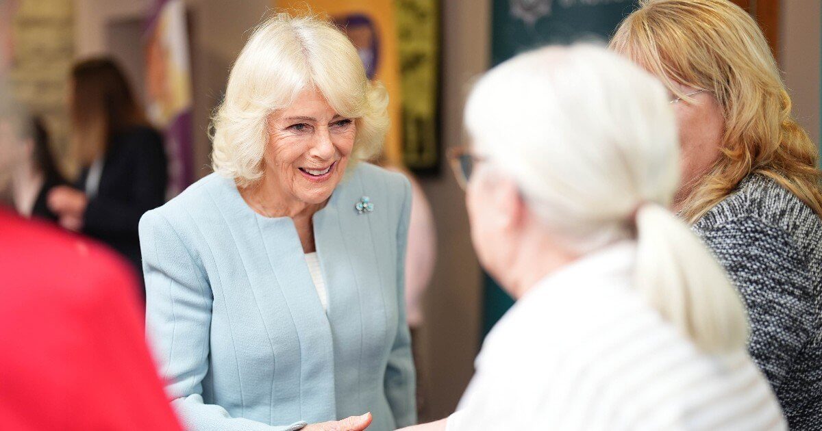 Dronning Camilla besøkte Women's Aid i Nord-Irland