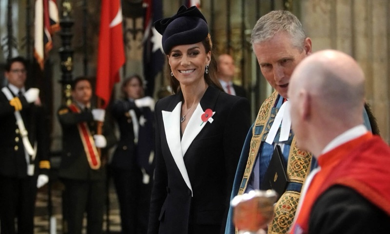 Prinsesse Catherine ankommer Westminster Abbey