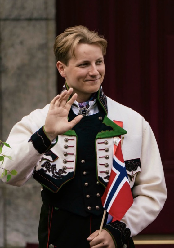 Prins Sverre Magnus i bunad