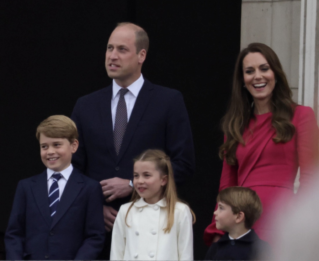 William og Catherine sammen med George, Charlotte og Louis