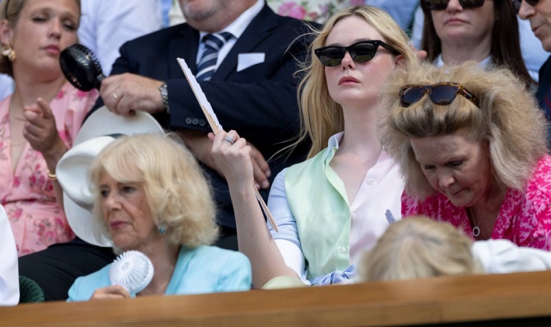 Dronning Camilla på plass i den kongelige losjen