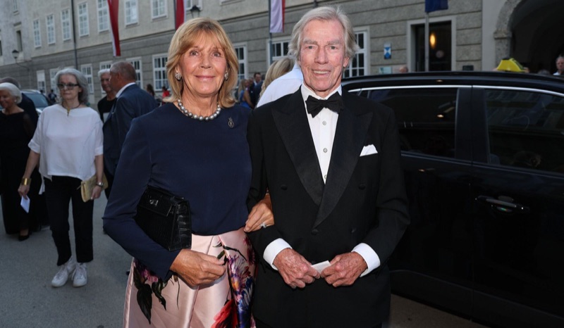Prins Leopold av Bayern og kona Uschi ankommer operaen