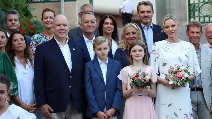 Fyrstefamilien på den tradisjonelle piknikken i Monaco