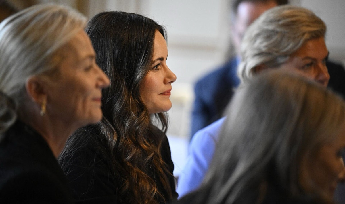 Prinsesse Sofia og andre deltakere sitter og lytter under et innlegg