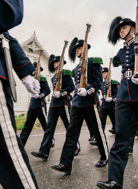 Hans Majestets Kongens Garde paraderer