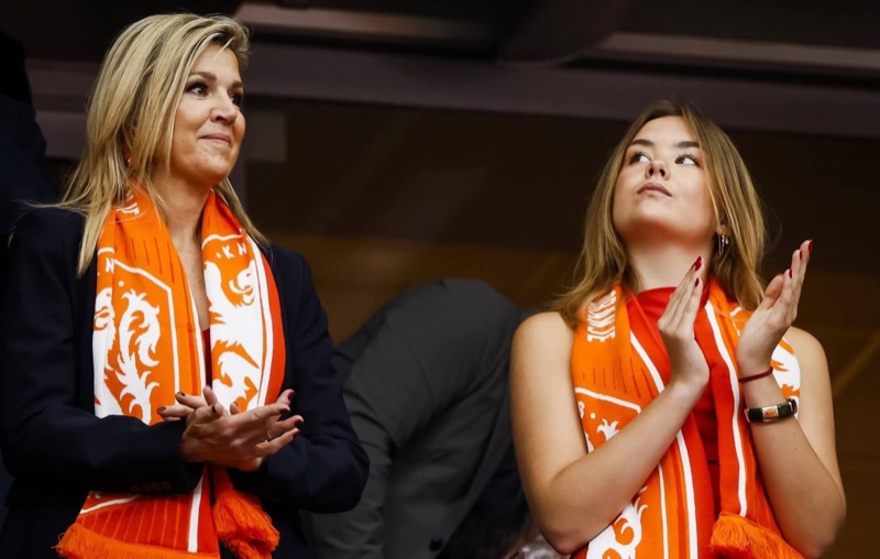 Dronning Máxima og prinsesse Ariane på tribunen