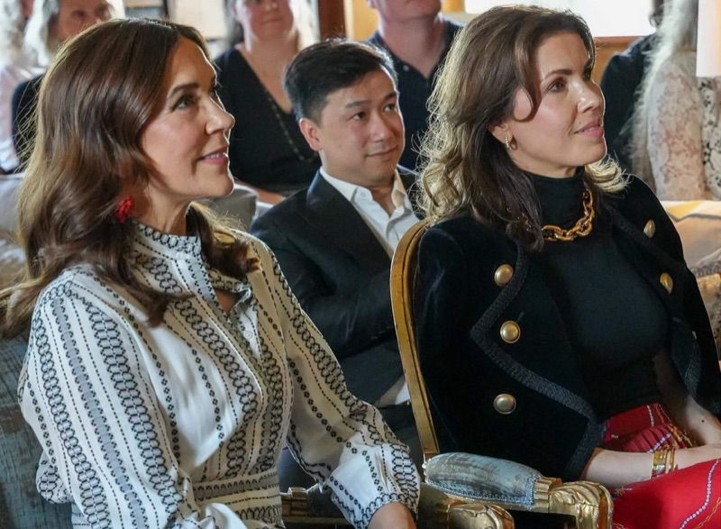 En av tiaraene i utstillingen
