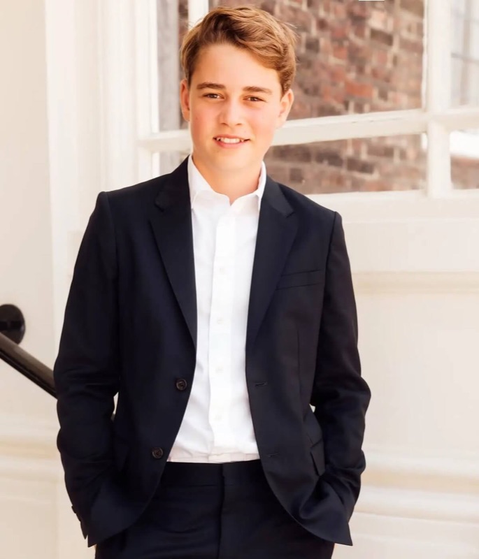 Nytt offisielt portrett av prins George på 13-årsdagen