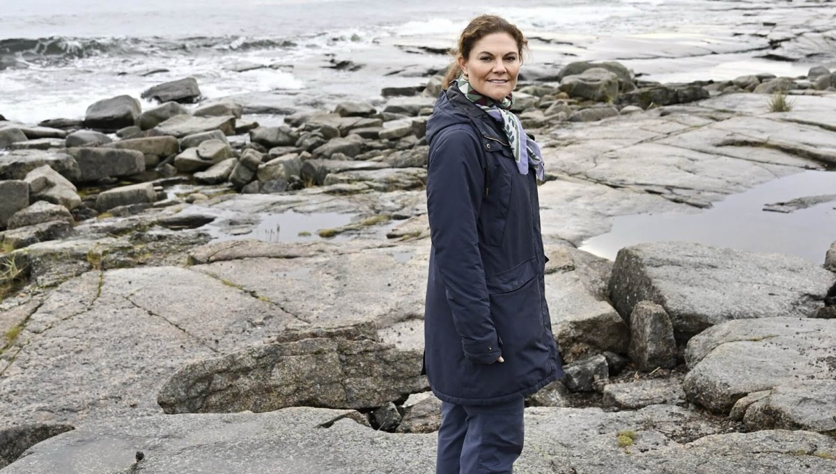 Daniel fell ill, and Victoria went to the High Coast alone
