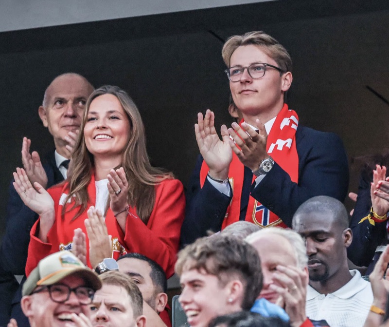 Prinsesse Ingrid Alexandra og prins Sverre Magnus tilbake til fotball-VM