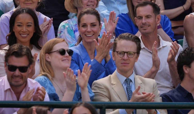 Prinsessen applauderer fra tribunen