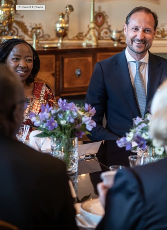 Kronprins Haakon og førstedame Rachel Ruto under lunsjen