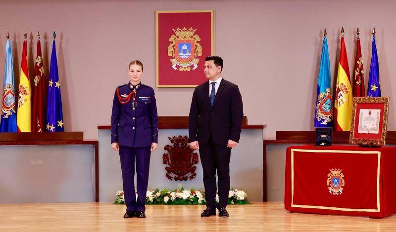 Prinsesse Leonor under seremonien i San Javier rådhus