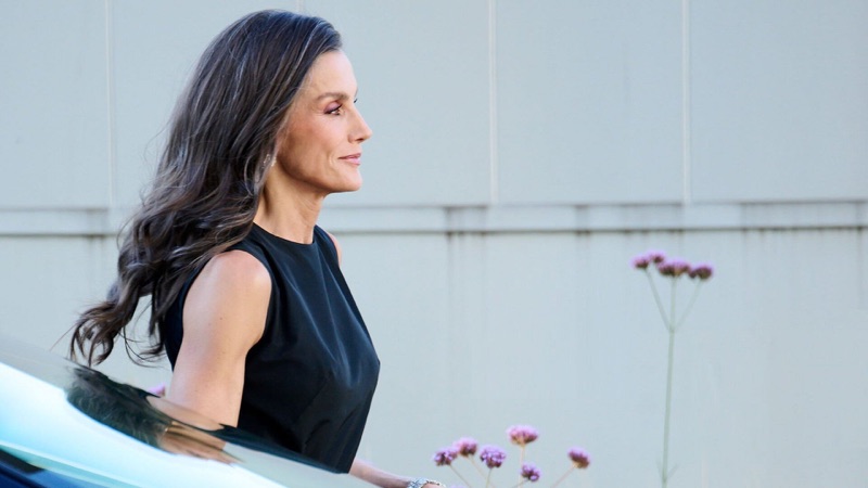 Dronning Letizia ankommer prisutdelingen