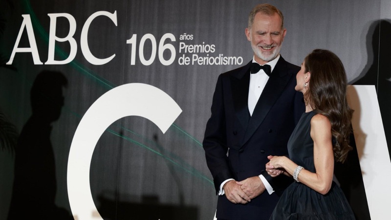 Kong Felipe og dronning Letizia under seremonien