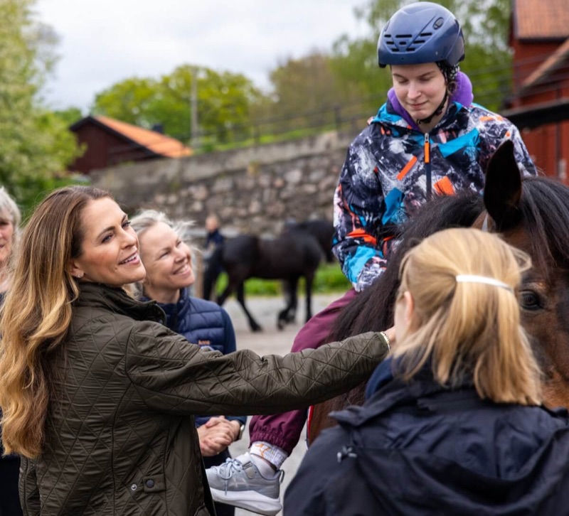 Prinsessen hilser på deltakere og medarbeidere