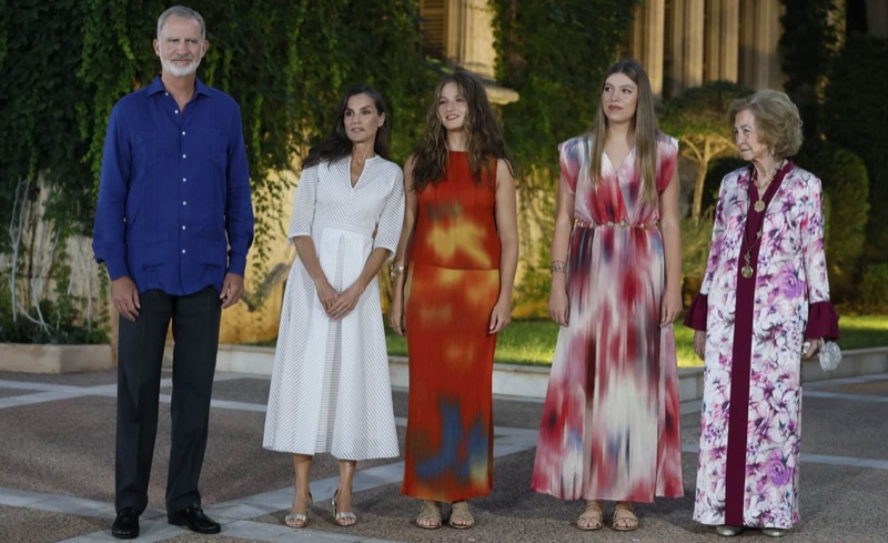 Kongefamilien holdt sommermottakelse på Marivent-palasset