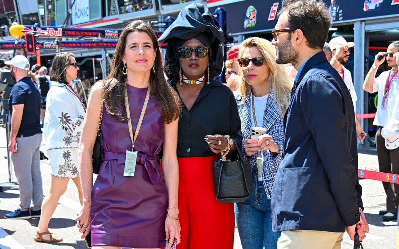 Charlotte Casiraghi sammen med andre gjester