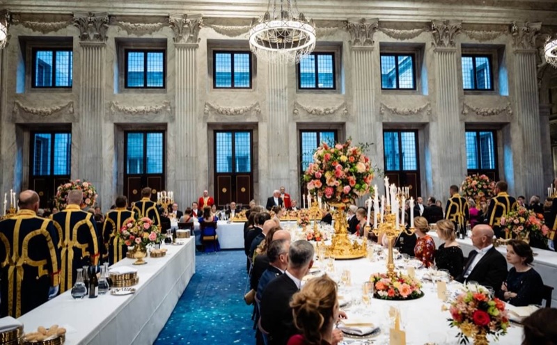 Den høytidelige middagen i Det kongelige slott