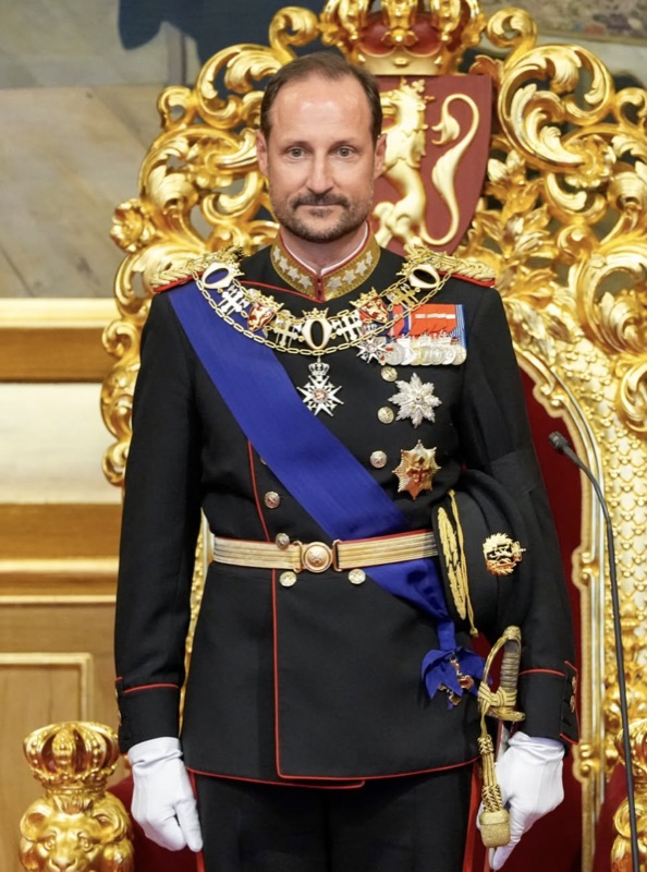 King Haakon opens the Storting for the first time as King
