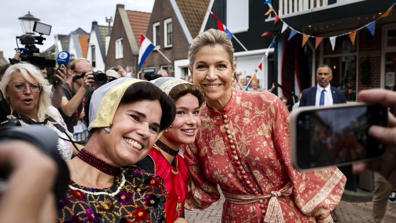 Dronning Máxima på besøk i fiskerikommunen Urk