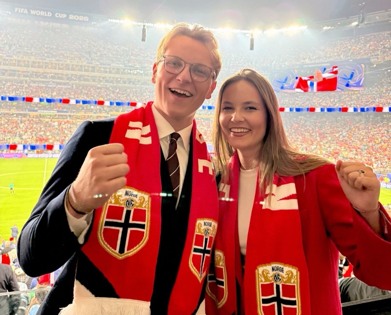 Prinsesse Ingrid Alexandra og prins Sverre Magnus jubler på tribunen